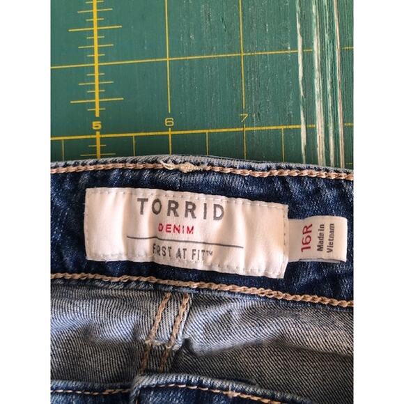 Torrid Womens Denim Slim Bootcut Jeans Size 16R - Picture 4 of 7